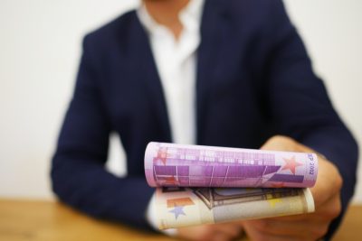 Las Terrazas de Cala Codolar deuda de mantenimiento y monitorios